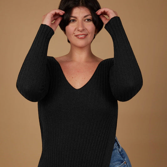 T-shirt con scollo a V e spacco laterale - Saffo
