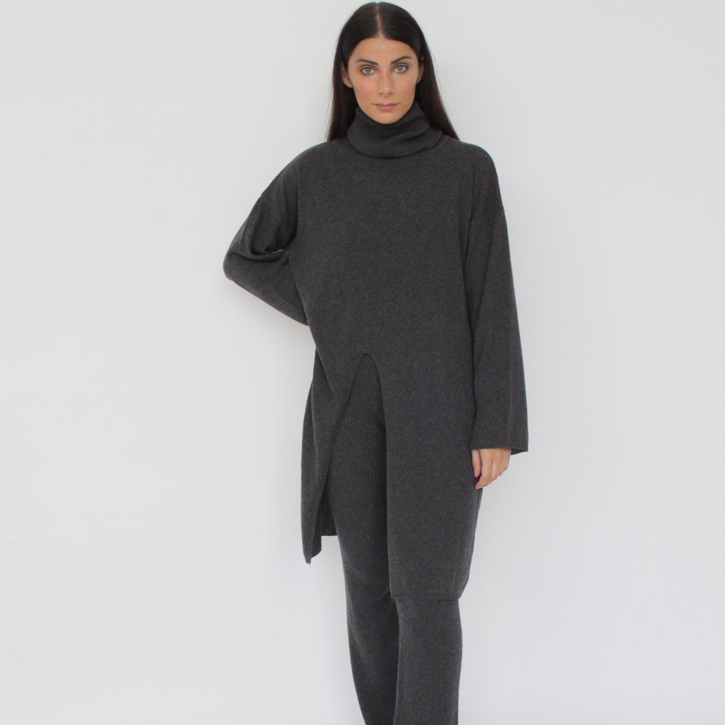Maglia dolcevita con spacco frontale - Allison